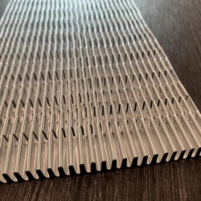 Máy làm mát không khí vây microchannel ống phẳng nhôm giấy vây bồn tản nhiệt bộ phận trao đổi nhiệt tùy chỉnh cho máy bốc hơi tản nhiệt